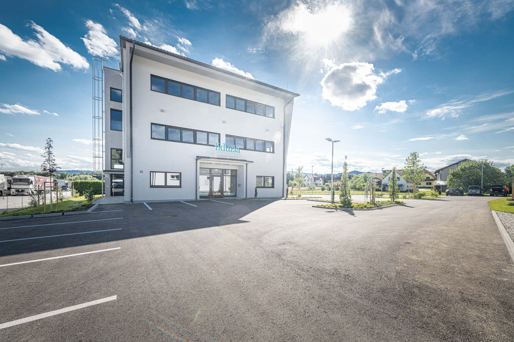 fiduzia_gebaeude_w2560_h0_q80_jpg fiduzia_gebaeude_w2560_h0_q80_jpg