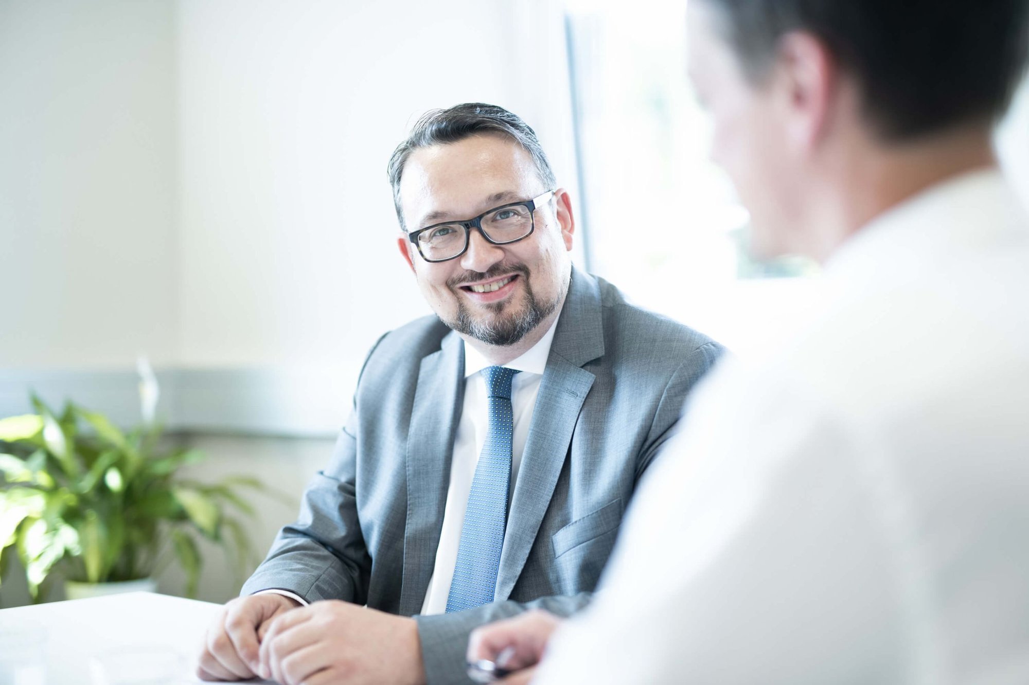 fiduzia_gerwin_kuerzl_gespraech_w2560_h0_q80_jpg